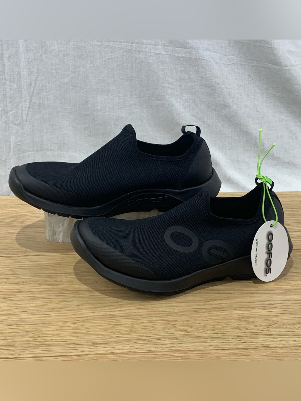 *NEW* OOFOS OOmg Sport Women’s Size 8.5 Black Recovery Comfort Slip On Shoes